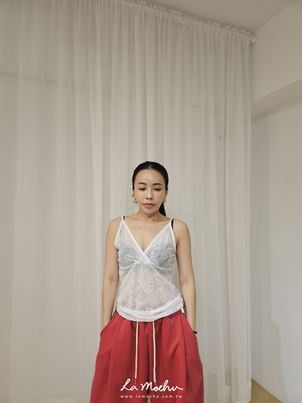 V領扭結圖騰風蕾絲背心